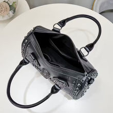 Laden Sie das Bild in den Galerie-Viewer, Damenhandtasche im exklusiven Skull-Design