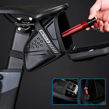 Laden Sie das Bild in den Galerie-Viewer, Fahrradsatteltaschen, leicht und robust. – 1 L. und 2,5 L. aus Hartschalenmaterial für maximalen Schutz.