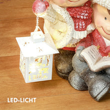 Laden Sie das Bild in den Galerie-Viewer, Weihnachtswichtel mit Buch &amp; Laterne, LED, batteriebetrieben, 30 x 23 x 45 cm