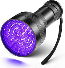 Laden Sie das Bild in den Galerie-Viewer, UV Schwarzlicht Taschenlampe HD51 mit 51 LEDs (395 nm) zur Erkennung eingetrockneter Tierurin-Flecken