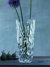 Laden Sie das Bild in den Galerie-Viewer, Schwere Vase Sculpture aus Glas, ca. 33 cm Höhe. Kristallglas.
