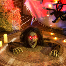 Laden Sie das Bild in den Galerie-Viewer, Halloween Dekoration kriechende Zombi-Oma, LED-Lichter und Soundfunktion, 140 cm