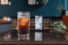Laden Sie das Bild in den Galerie-Viewer, Ethno Barista Macchiato Longdrinkglas, Wasserglas 4er Set, Kristallglas