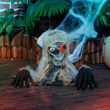 Laden Sie das Bild in den Galerie-Viewer, Halloween einäugige Mumie. Krabbelnde Mumie mit rot leuchtenden Augen