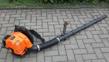 Laden Sie das Bild in den Galerie-Viewer, Motor-Laubbläser. Über 200 km/h Luftgeschwindigkeit. 1,7 PS Motor.
