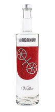Laden Sie das Bild in den Galerie-Viewer, 0,7 Liter Iordanov Vodka Diamond Skull Edition aus ca. 1000 Kristallen (57,00€ / L.)