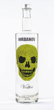 Laden Sie das Bild in den Galerie-Viewer, 0,7 Liter Iordanov Vodka Diamond Skull Edition aus ca. 1000 Kristallen (57,00€ / L.)