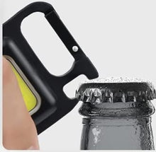 Laden Sie das Bild in den Galerie-Viewer, Hellste Taschenlampe der Welt in dieser Größe. Als Schlüsselanhänger. Aufladbar per USB.