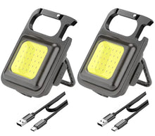 Laden Sie das Bild in den Galerie-Viewer, Hellste Taschenlampe der Welt in dieser Größe. Als Schlüsselanhänger. Aufladbar per USB.